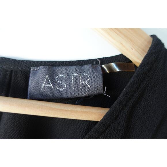 Black Crochet V-Neck Top Boho Lace Trim Shirt Long Sleeve Blouse Sz Small ASTR - Picture 4 of 8